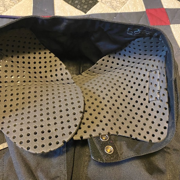 FOX Switch dirt bike pants, black in colour - Picture 10 of 12